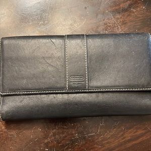 Black early 2000s Coach wallet